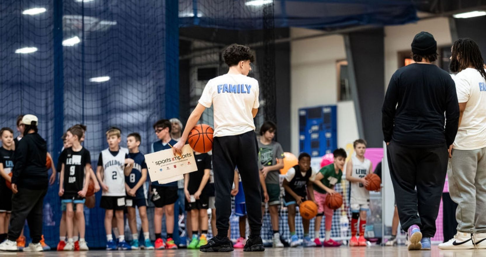 basketball player pulling up to shoot